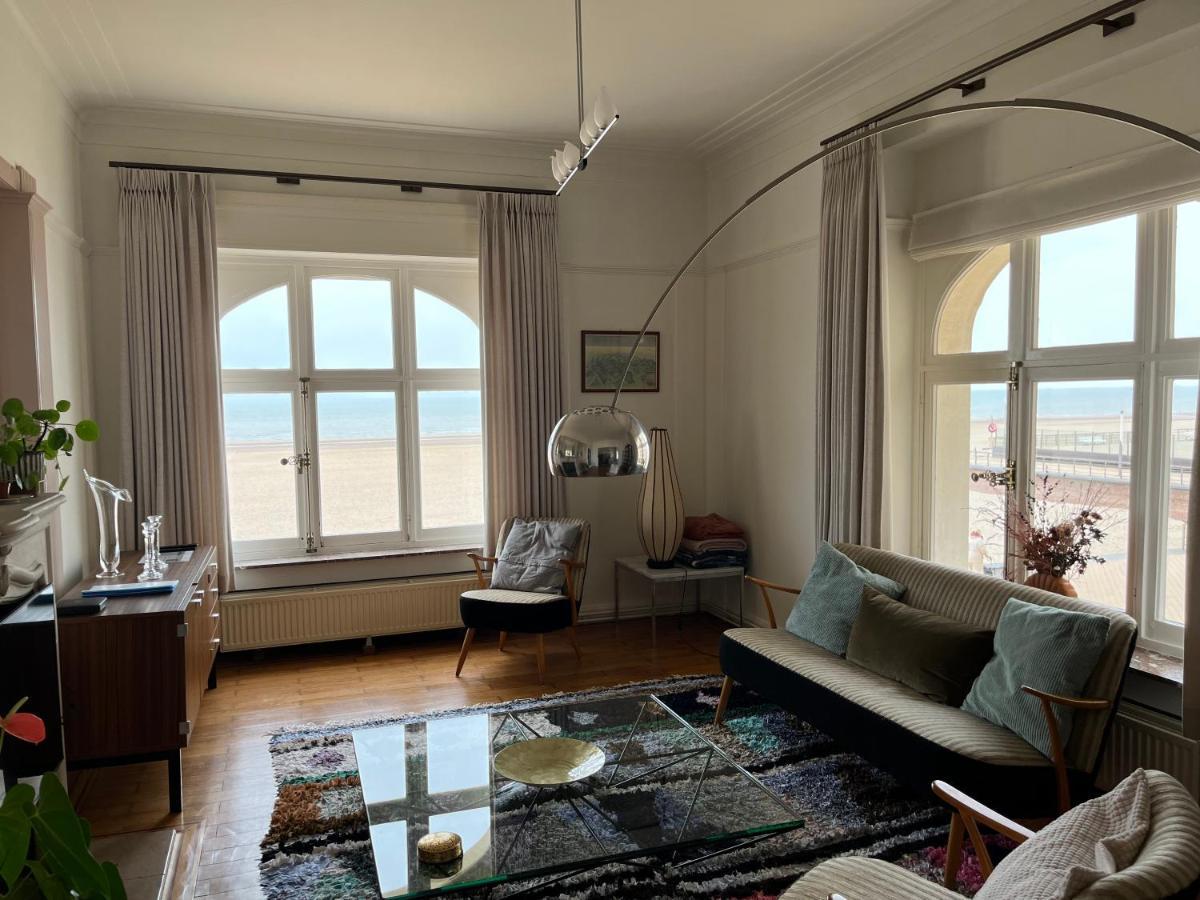 Uniek Appartement Op De Zeedijk Met Parking Ostend Exterior photo